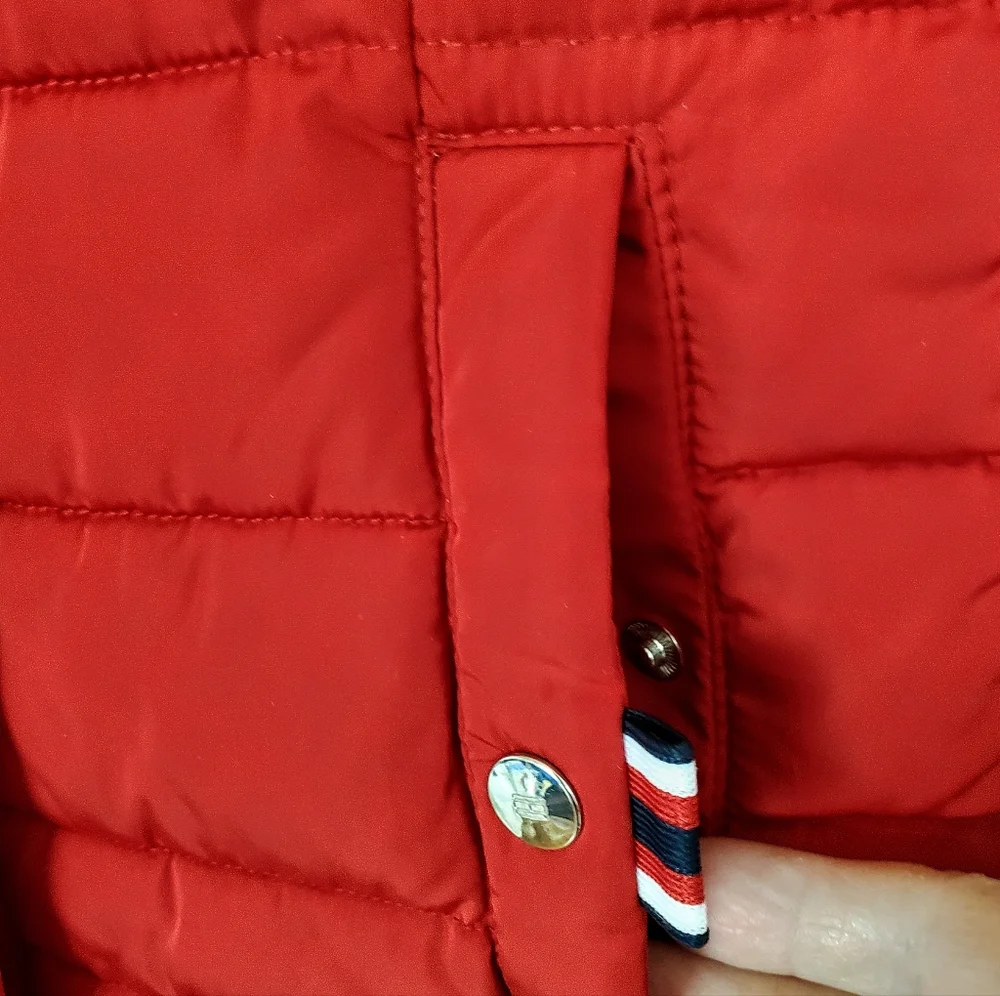 Tommy Hilfiger Red Puffer Vest Jacket - Size Small - Picture 10 of 17